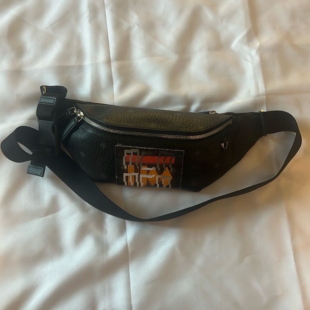 Authentic MCM Unsex Medium Size Belt Bag